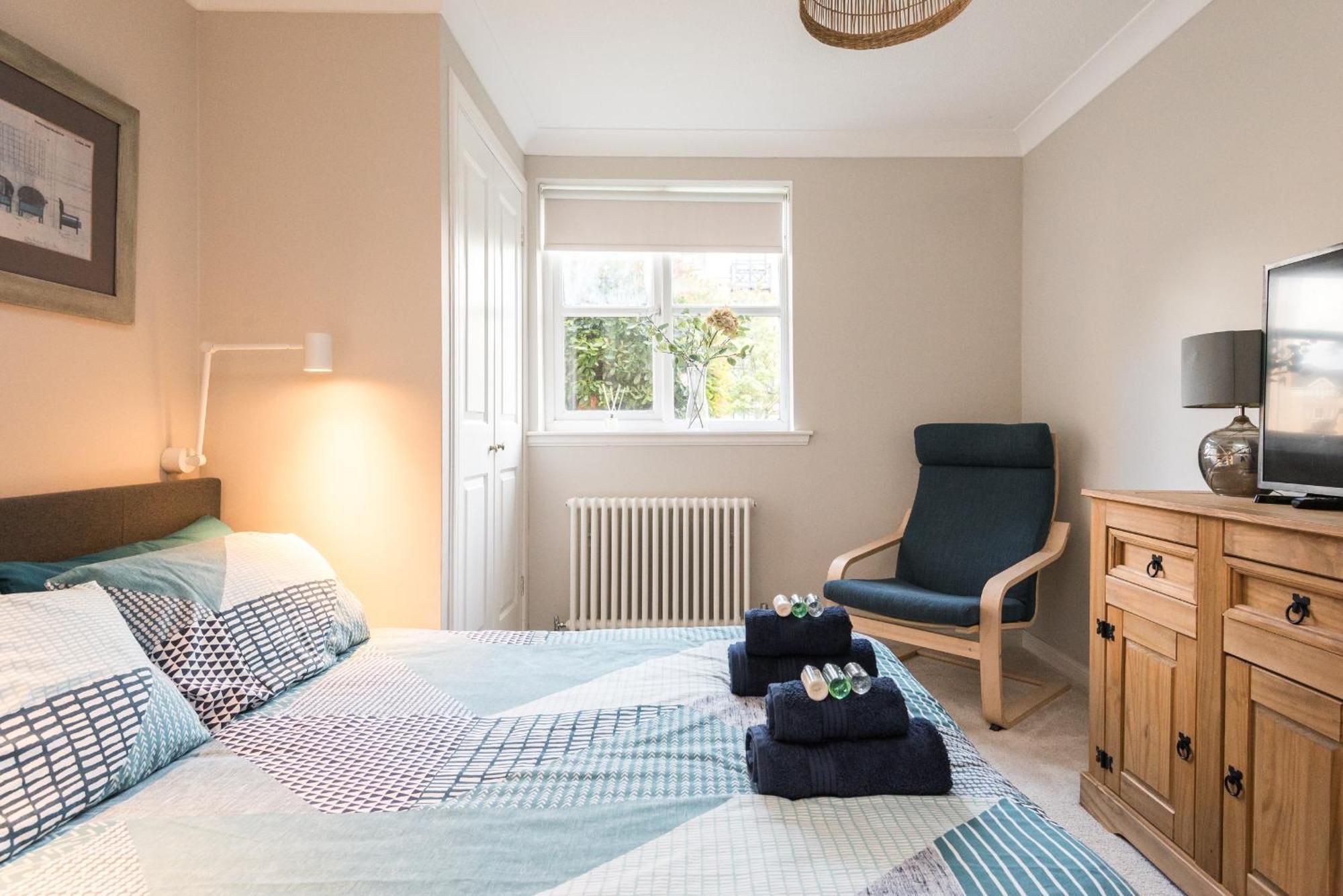 Roseburn Apartment, Edinburgh - 2 Bedrooms, Free Parking 외부 사진