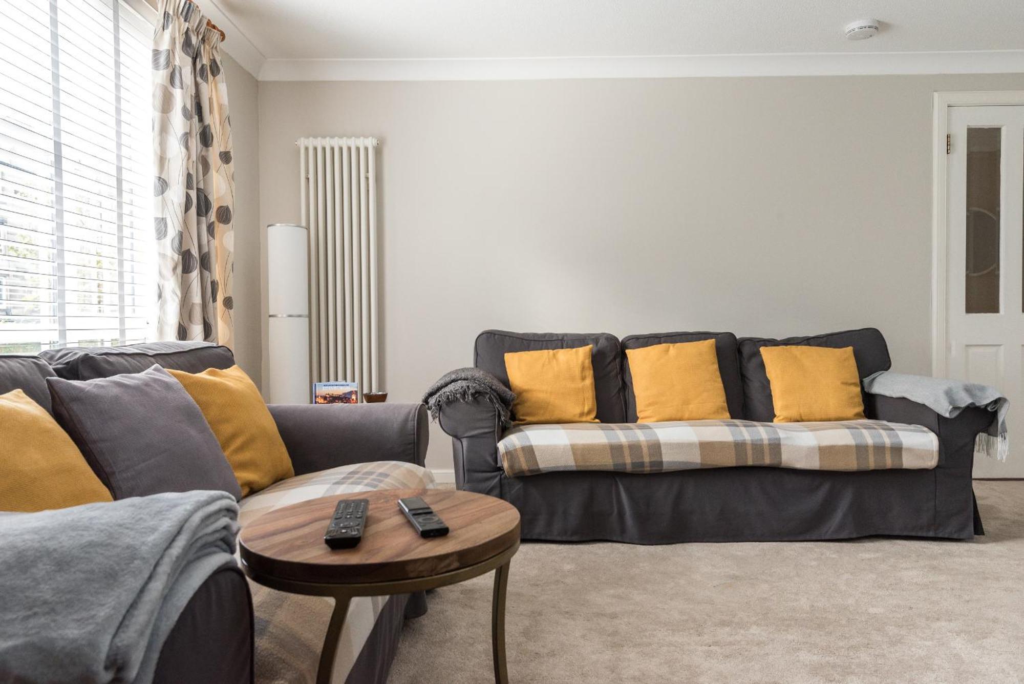 Roseburn Apartment, Edinburgh - 2 Bedrooms, Free Parking 외부 사진