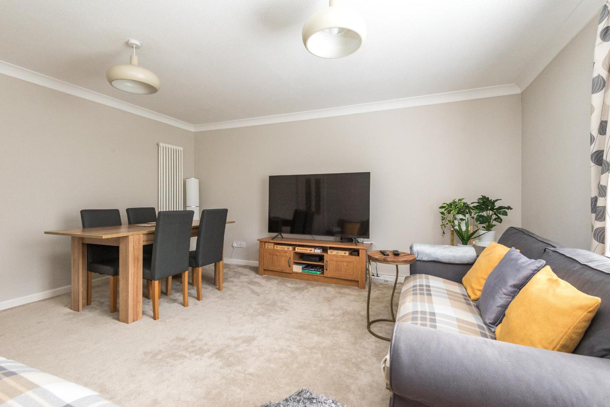 Roseburn Apartment, Edinburgh - 2 Bedrooms, Free Parking 외부 사진